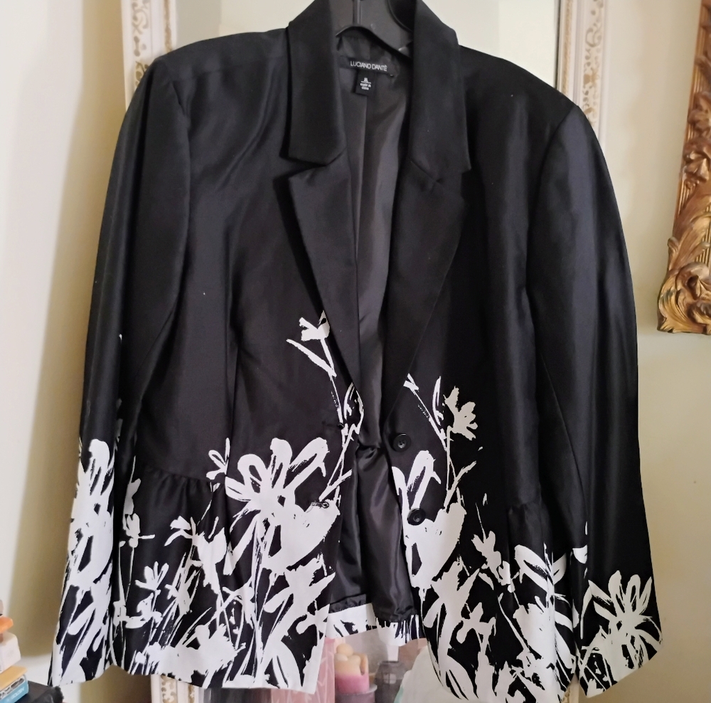 Black and White Luciano Dante Floral Blazer with Botanical Design